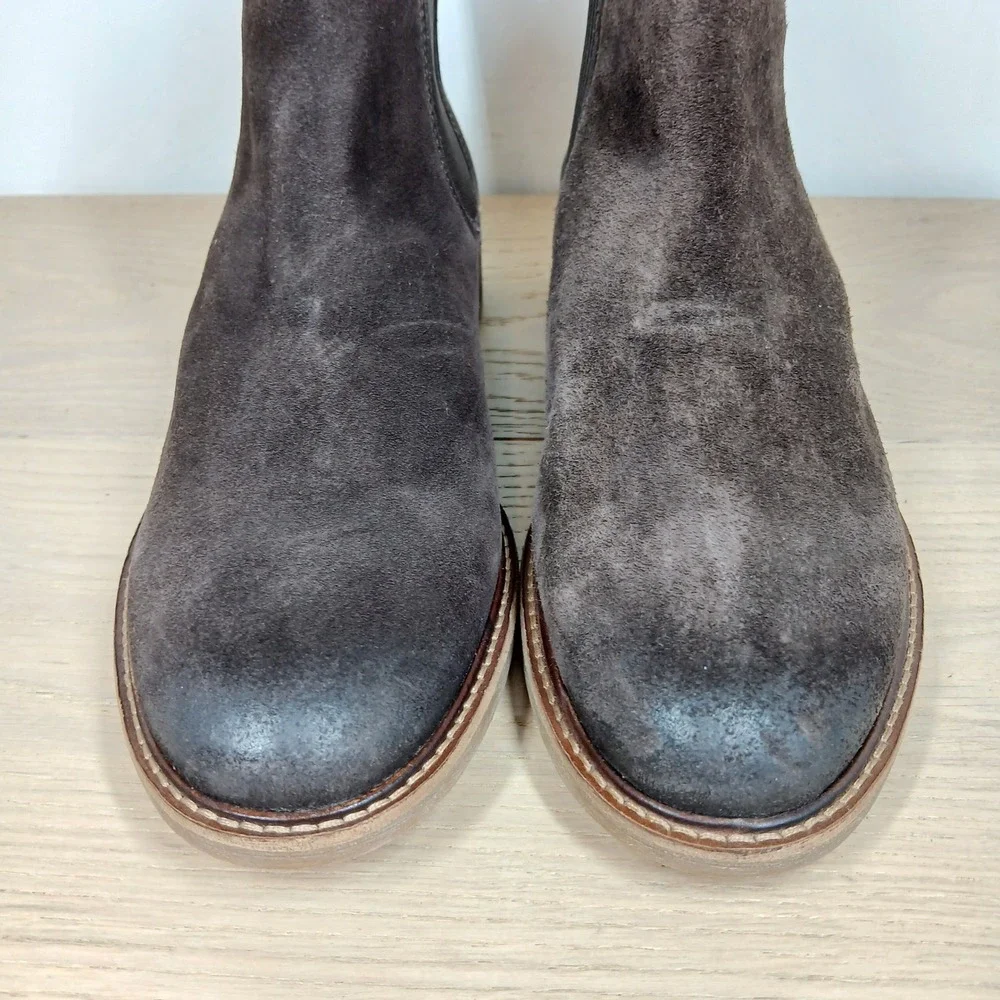 Clarks Chelsea Boots Womens 11W Brown Suede Leather Minimalist Office Classic